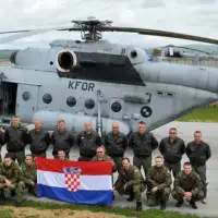 Hrvatski pripadnici u KFOR-u