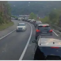 Kolona vozila automobili guzva saobracaj 427x285