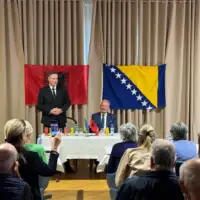 Denis Becirovic  s Bošnjacima Albanije