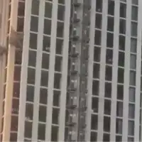 Jerusalem Tokom velikih protesta ultraortodoksnih jevreja petnaestogodisnjak pao s vrha nebodera