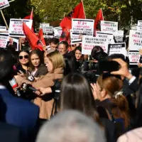 Protest u Tirani protiv zakona o rodnoj ravnopravnosti AA