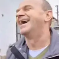 Novinarka RTRS a pitala prolaznika isplati li se uzeti prase njegov odgovor nasmijao sve Ja sam hodza