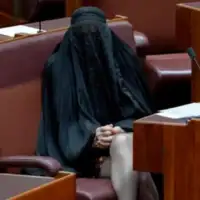 Australija nikab Senat