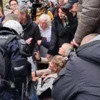 Srbija novinari napad