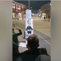 Cacak Nakon Bekute gradani u Cacku jajima gadali i lik Vucic