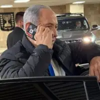Benjamin Netanyahu Trakom zalijepio kameru