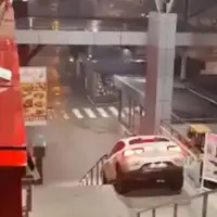 Banja luka Pijan autom niz stepenice Trznice