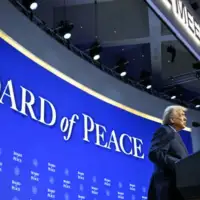 Donald Trump predstavlja Odbor za mir u Davosu