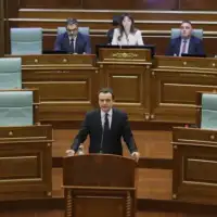 Albin Kurti 02 u skupstina kosova