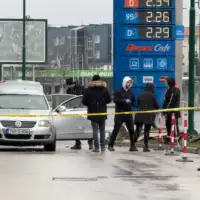 Pucnjava 02 Muskarac je zaustavljen kod Gazprom pumpe na Stupu