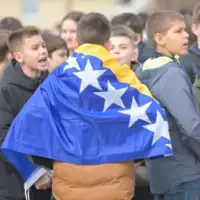 Dan nezavisnosti defile ucenika osnovnih i srednjih skola povodom dana nezavisnosti bih37062