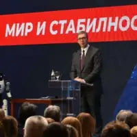 Aleksandar Vucic 03 roboti