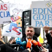 Protesti forto 872x588