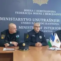 Politicari u USK sebi povecali platu za 40 a policajcima za 100  Sindikat policije Unsko-sanskog kantona