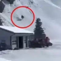 Gondola pala na skijalistu u Svicarskoj