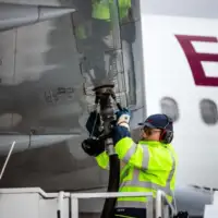 Avion 04 tankanje goriva