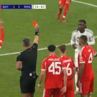 Eduardo Camavinga Vinčić pokazao žuti karton Camavingi