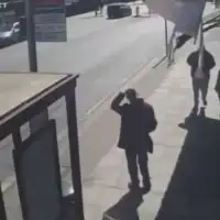 London jevreji izbodeni autobuska stanica