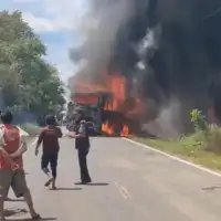 Indonezija Juzna Sumatra Sudar autobusa i cisterne odnio 16 života