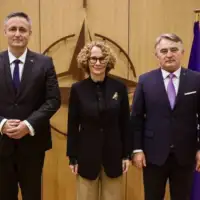 Komsic beciirovicbrisel 872x584