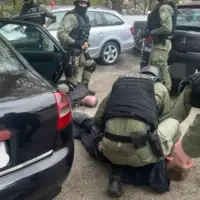 Drama u Visokom Bjezao ukradenim autom pa udario policajca