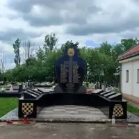 Derventa spomenik u znaku ustasa i slova U