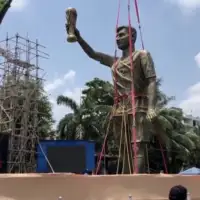 Messi indija statua