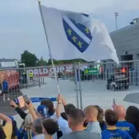 Zamjevi sp 2026 U Torontu kao u Zenici Stotine bh navijaca docekalo Zmajeve na treningu