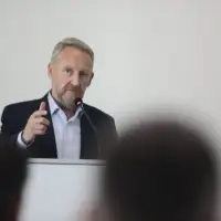 Bakir Izetbegović