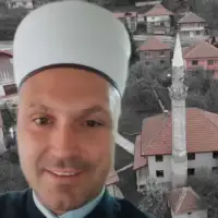 zenica Napadnut imam Mahmut ef Karalic ispred porodicne kuce