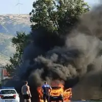mostar zapalio se automobil