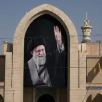 Iran 07 Ceremonija za Alija Hamneija