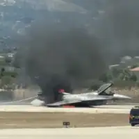 Grcka avion se zapalio