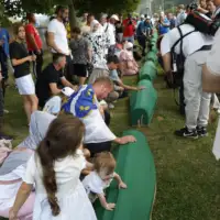 Genocid u Srebrenici potocari 2026 fena