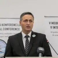 Denis Bećirović