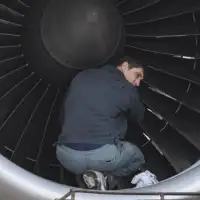 Avion motori