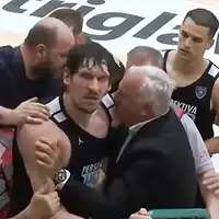 Boban Marjanovic krenuo u obracun s navijacem reagovao Sasa Doncic