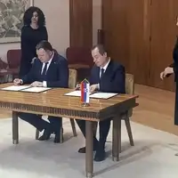 Željko Budimir i Ivica Dačić Celni ljudi MUP a RS i MUP a Srbije u Beogradu potpisali sporazum