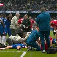 Chelsea Jesse Derry Prvotimac Chelseaja duže od pet minuta nepomično ležao nakon stravičnog udarca