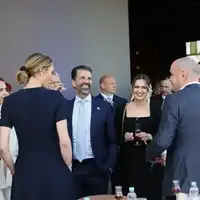 Donald Tramp Mladji u Bakincima 872x492