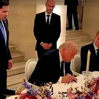 Donald Trump trenutak kada je Trump u Parizu potpisao historijski sporazum s Iranom