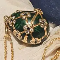 Faberge privjesak inspirisan James Bond filmom