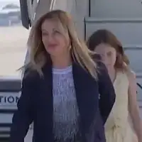 G7 Giorgia Meloni Kcerka italijanske premijerke bila na samitu G7 pa se krila od kamera