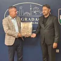 Gradonacelnik Gradacca Hajrudin Mehanovic i historicar Emir Demir