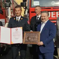 Beč vatrogasci primopredaja vozila/ Grad Beč