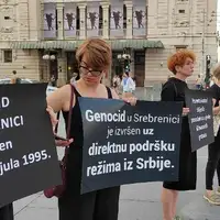 Srbija beograd zene u crnom srebrenica