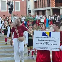 velika kladusa folklor/ fena