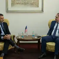 Niksic i Joshua Volz