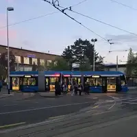 Zagreb tramvaj iskočio iz šina