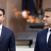 Gabriel Attal i Emmanuel Macron